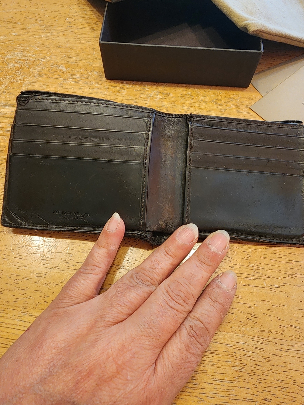 Bottega Veneta Intrecciato bifold wallet Dark Brown woven Leather Design - Picture 10 of 16